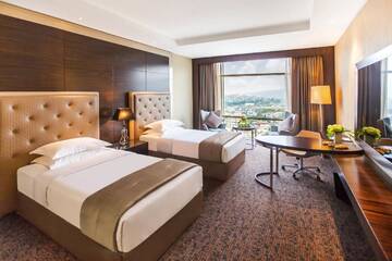 Двухместный номер Делюкс с 2 отдельными кроватями в Отеле The Biltmore Tbilisi Hotel